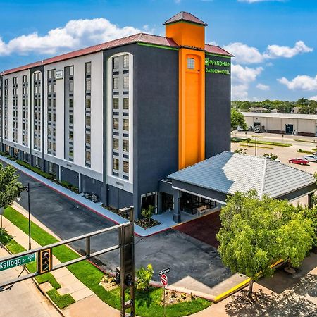 Wyndham Garden Wichita Downtown Hotel Ngoại thất bức ảnh