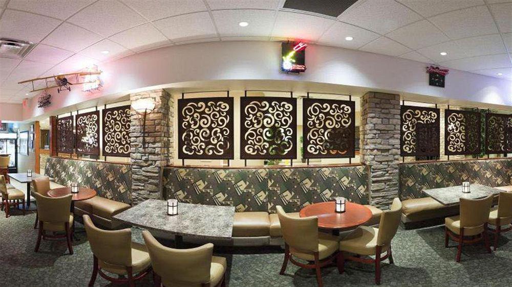 Wyndham Garden Wichita Downtown Hotel Ngoại thất bức ảnh