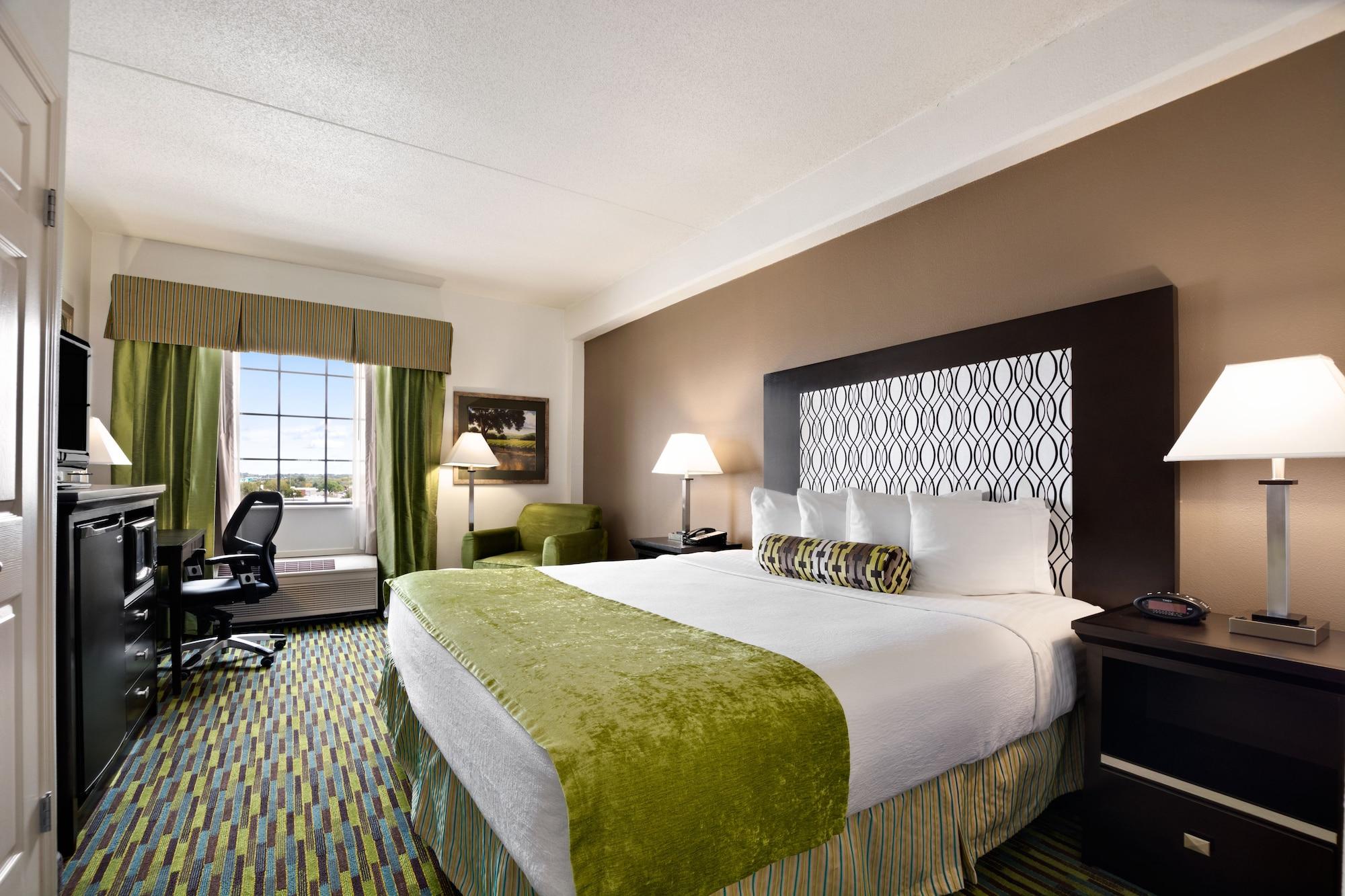 Wyndham Garden Wichita Downtown Hotel Ngoại thất bức ảnh