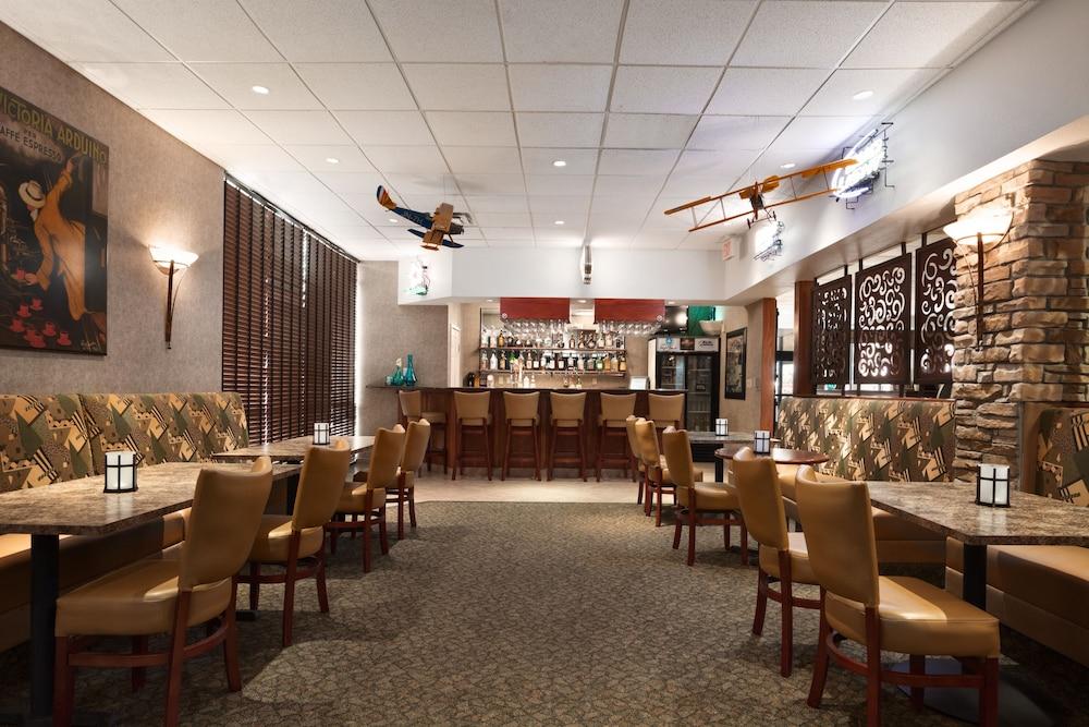 Wyndham Garden Wichita Downtown Hotel Ngoại thất bức ảnh