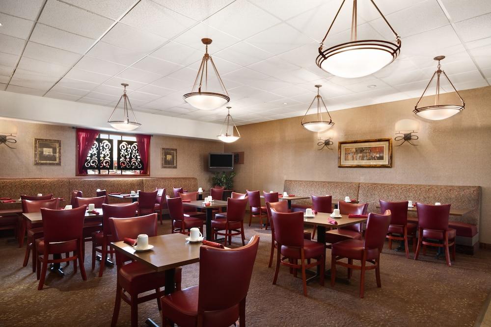 Wyndham Garden Wichita Downtown Hotel Ngoại thất bức ảnh