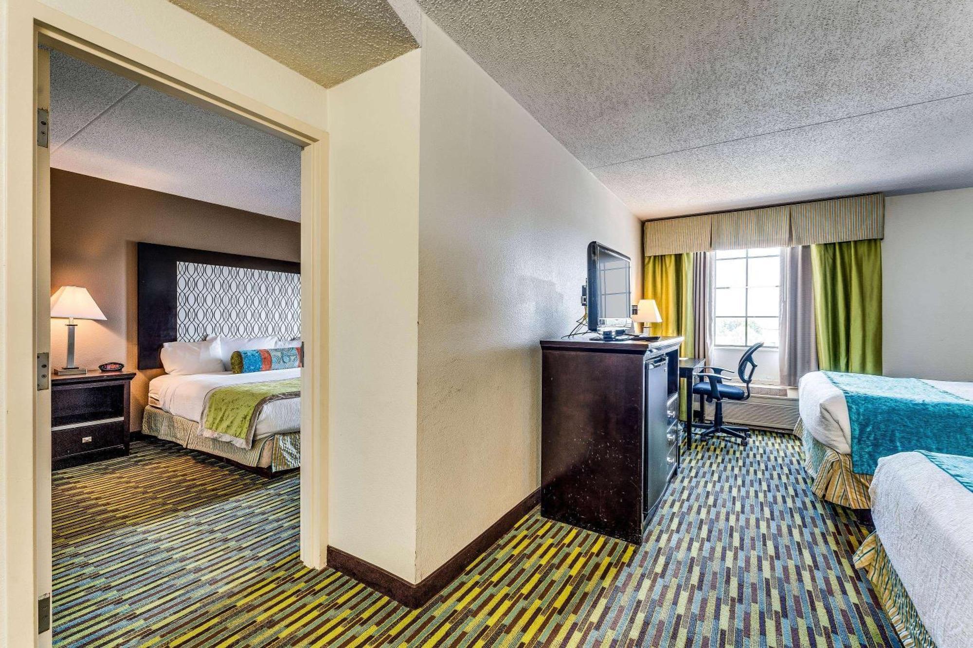 Wyndham Garden Wichita Downtown Hotel Ngoại thất bức ảnh