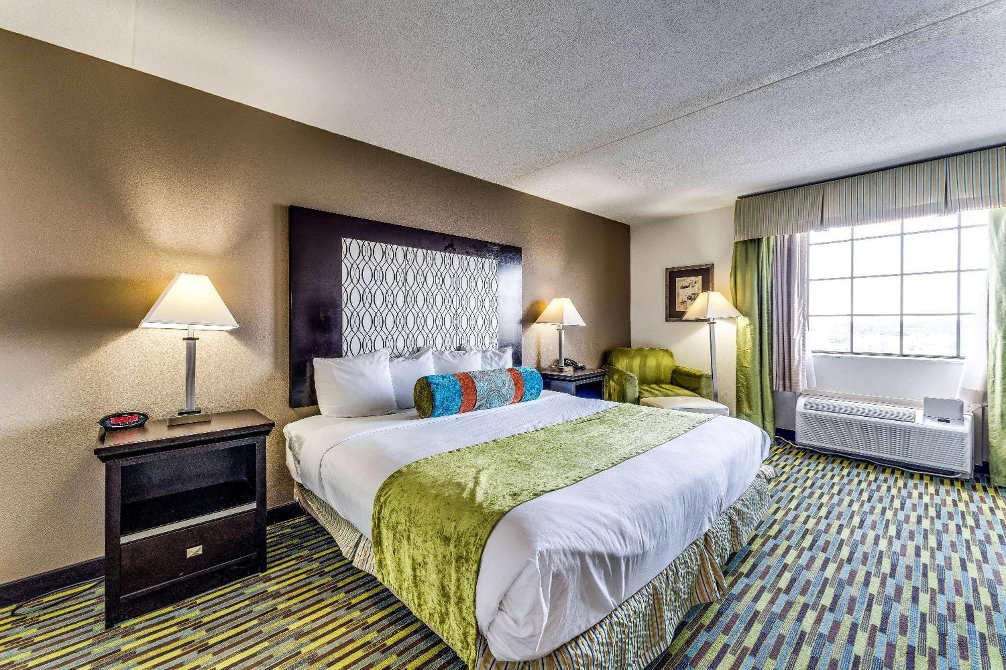 Wyndham Garden Wichita Downtown Hotel Ngoại thất bức ảnh