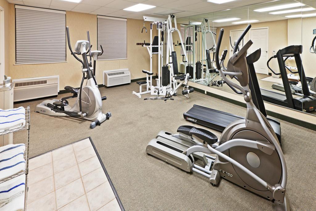 Wyndham Garden Wichita Downtown Hotel Ngoại thất bức ảnh