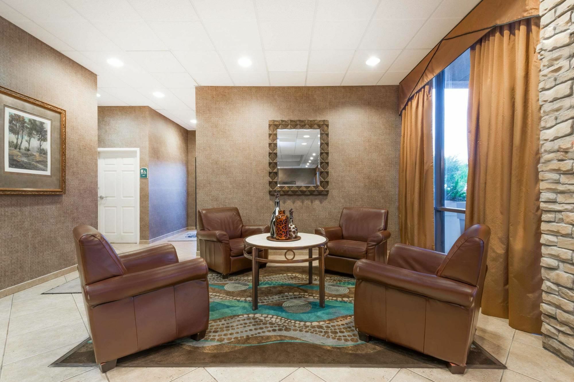 Wyndham Garden Wichita Downtown Hotel Ngoại thất bức ảnh