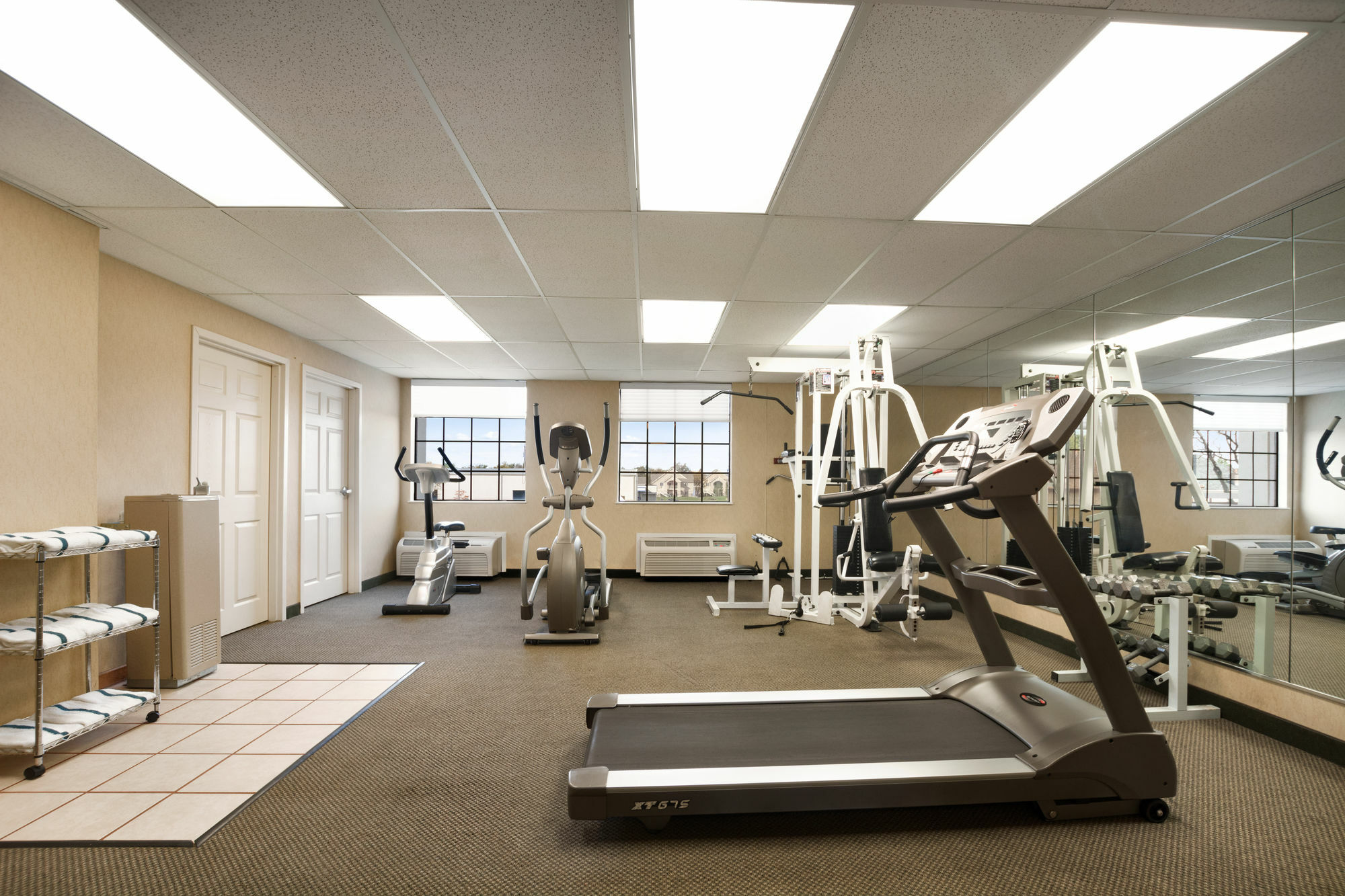 Wyndham Garden Wichita Downtown Hotel Ngoại thất bức ảnh
