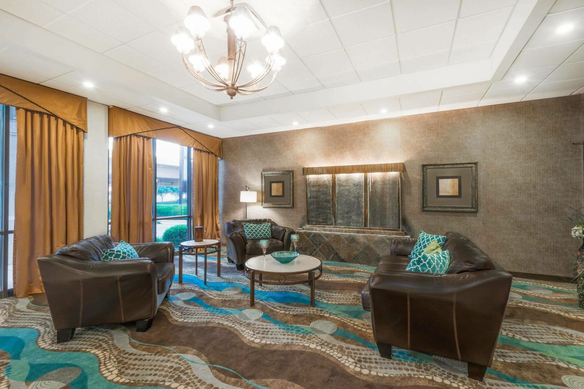 Wyndham Garden Wichita Downtown Hotel Ngoại thất bức ảnh